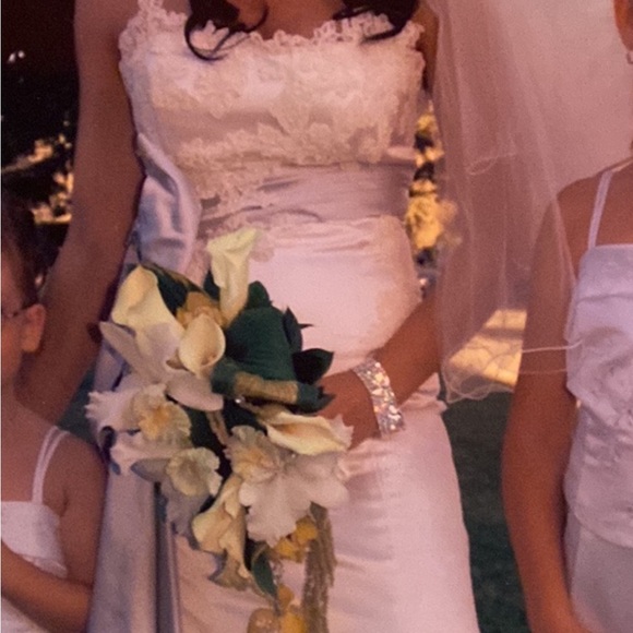 Wedding dress Les Noces Couture in Italian natural silk and lace guipure details - Picture 15 of 16